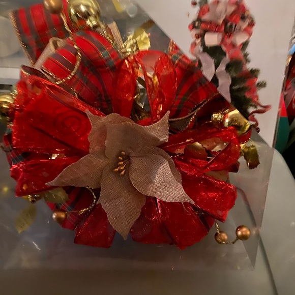 Bow for tree topper